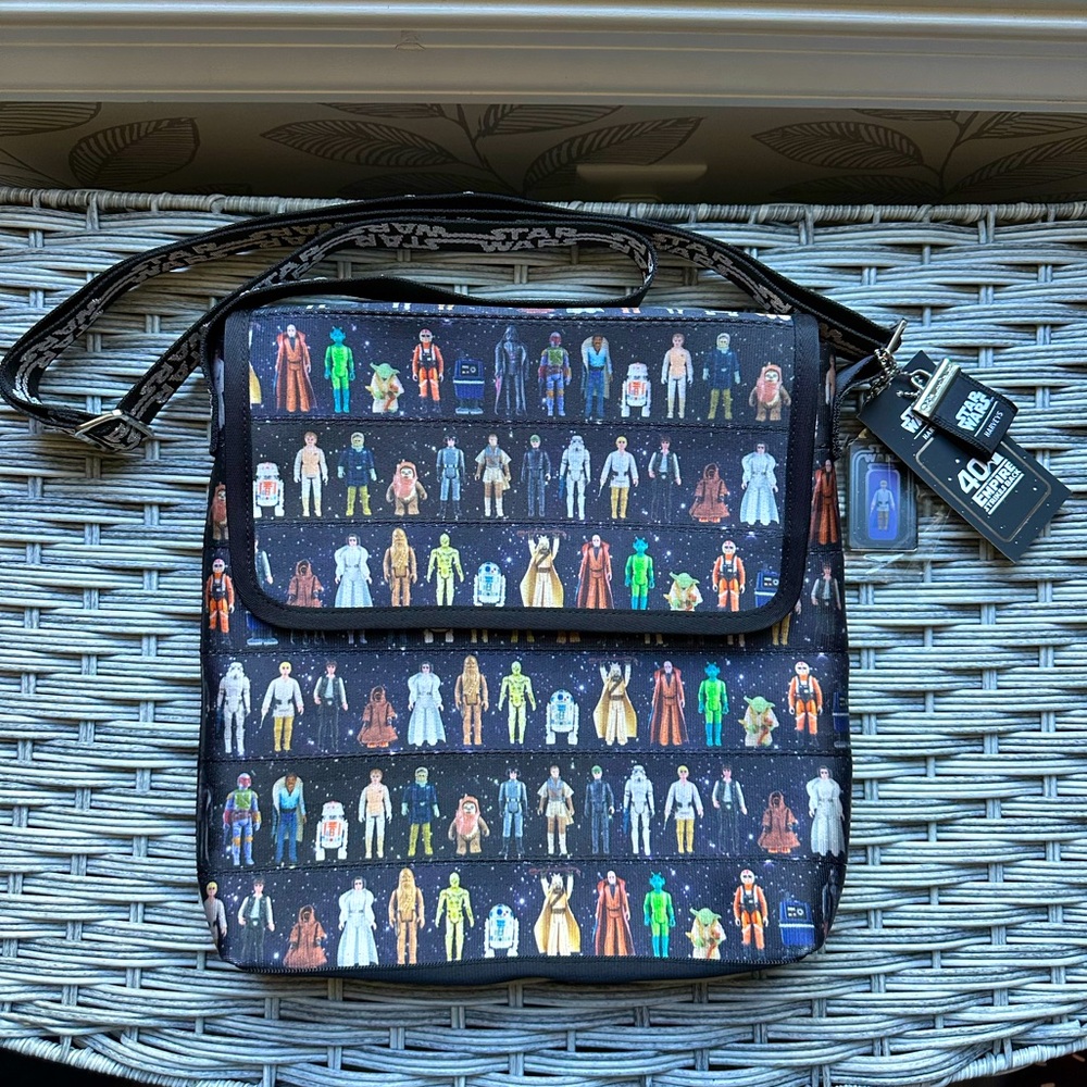 BNWT! Star Wars 40th Anniversary- Harveys Seatbelt Bag - Vintage Action Figures